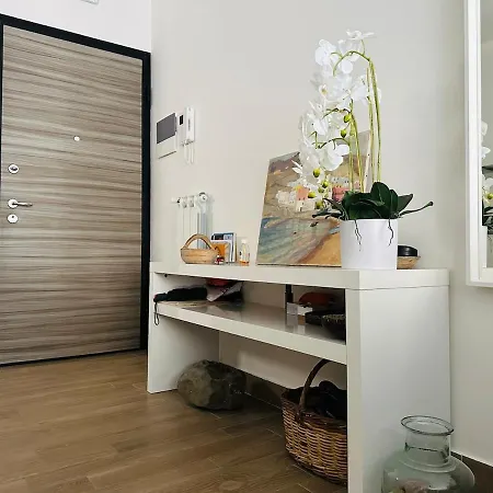Elegante Bilocale Eur Laurentina Апартаменты *