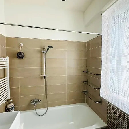 Elegante Bilocale Eur Laurentina Апартаменты Рим