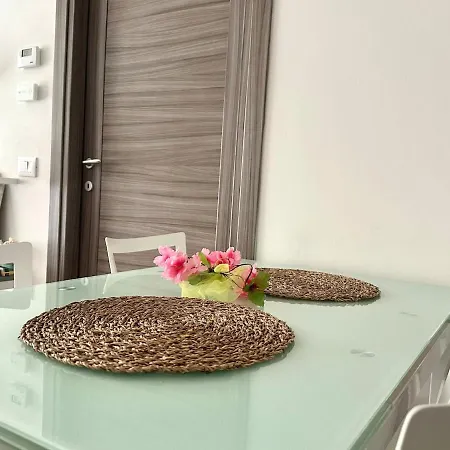 Elegante Bilocale Eur Laurentina Апартаменты Рим